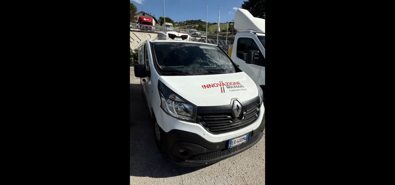 RENAULT TRAFIC COIBENTATO E FRIGO - usata in vendita Abruzzo Marche 1